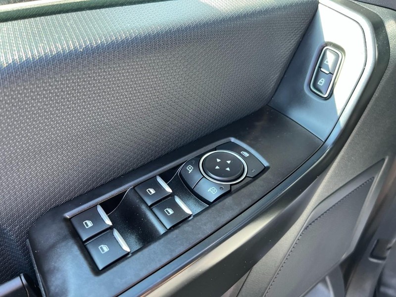 Ford F-150 Vehicle Full-screen Gallery Image 13