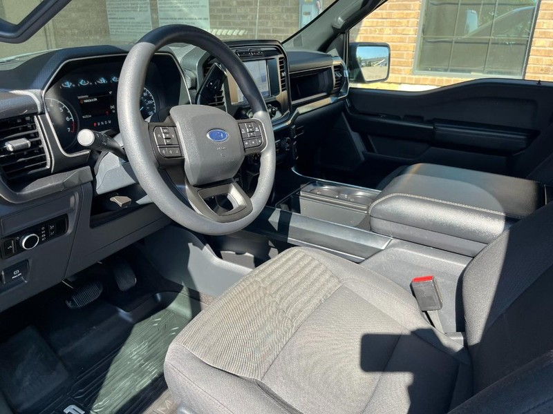 Ford F-150 Vehicle Full-screen Gallery Image 15