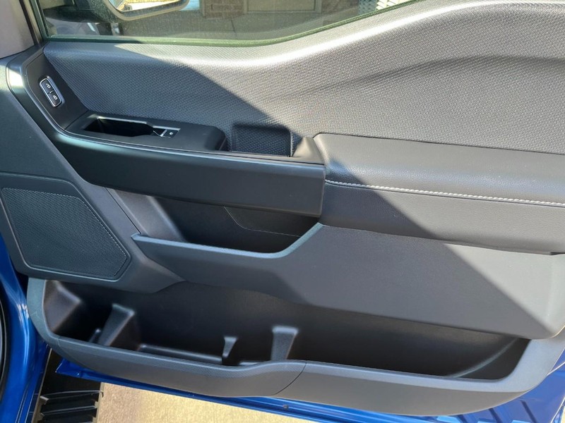 Ford F-150 Vehicle Full-screen Gallery Image 21