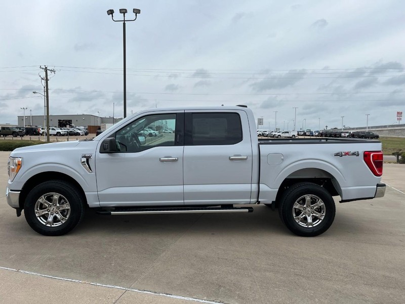 Ford F-150 Vehicle Full-screen Gallery Image 3