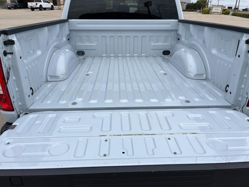 Ford F-150 Vehicle Full-screen Gallery Image 17