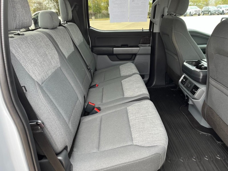 Ford F-150 Vehicle Full-screen Gallery Image 19