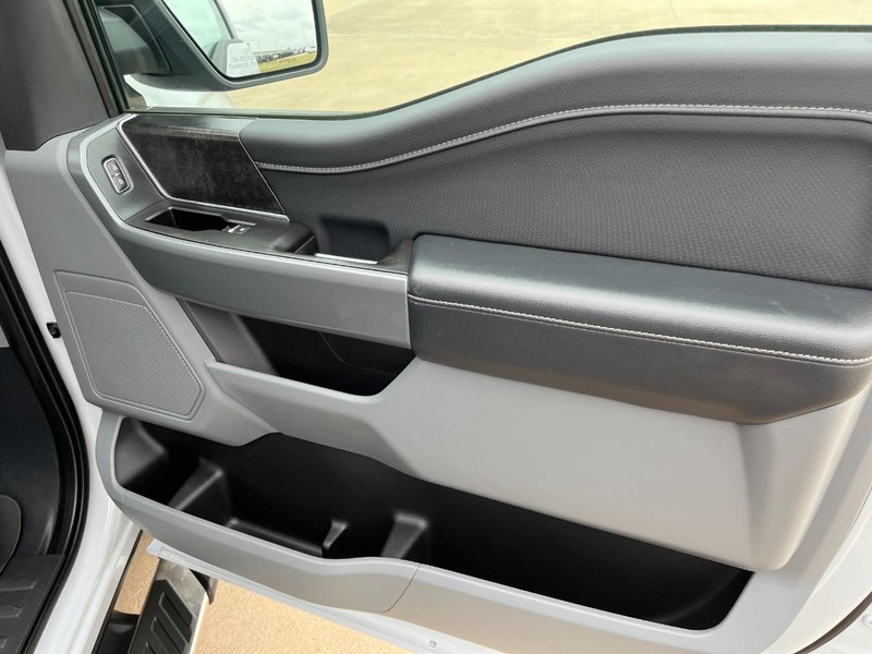 Ford F-150 Vehicle Full-screen Gallery Image 20