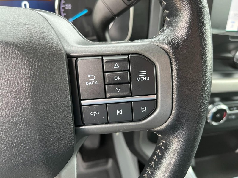 Ford F-150 Vehicle Full-screen Gallery Image 24