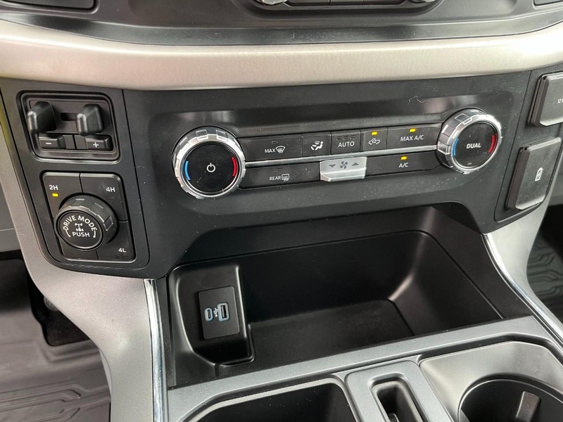 Ford F-150 Vehicle Full-screen Gallery Image 25