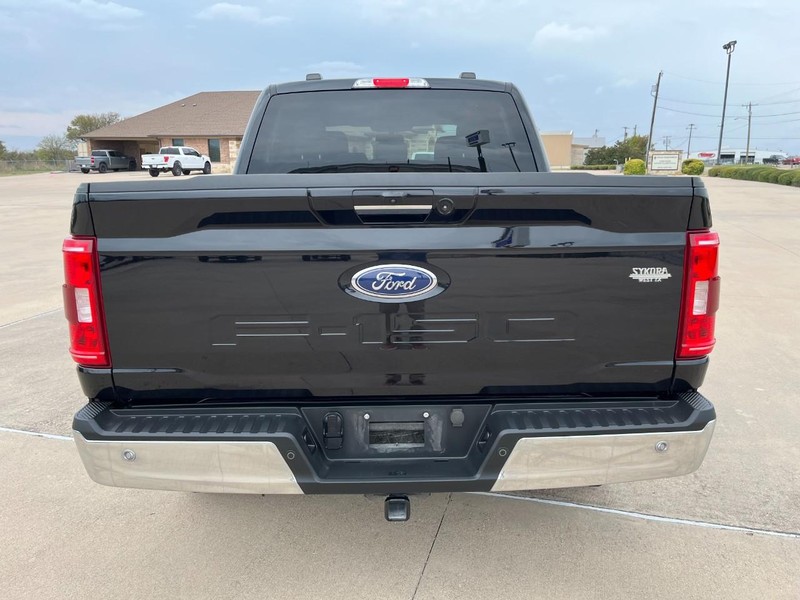 Ford F-150 Vehicle Full-screen Gallery Image 5