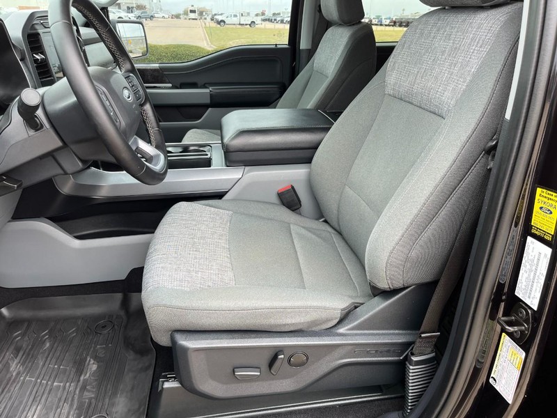 Ford F-150 Vehicle Full-screen Gallery Image 12