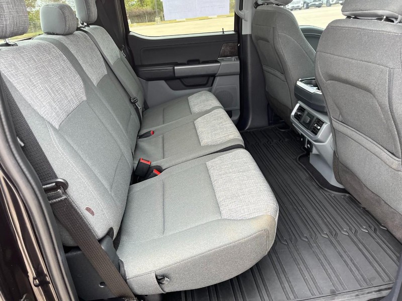 Ford F-150 Vehicle Full-screen Gallery Image 18