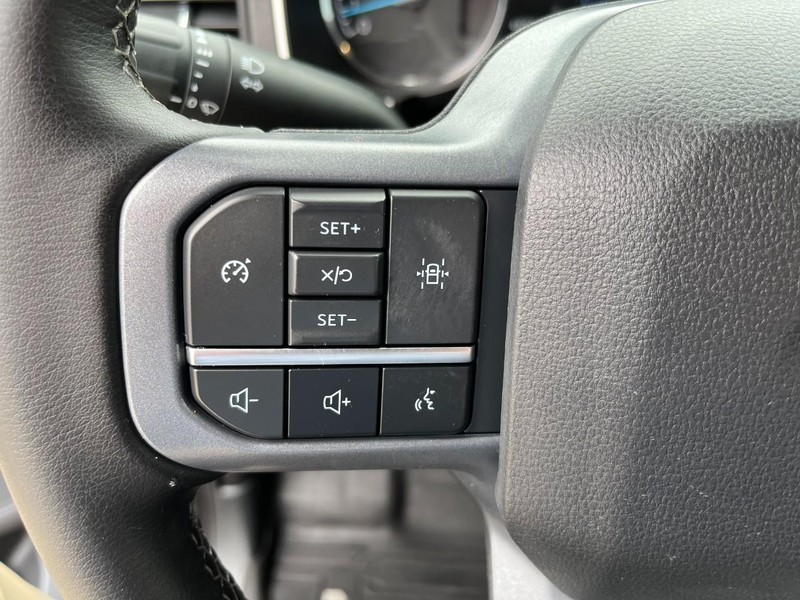 Ford F-150 Vehicle Full-screen Gallery Image 22