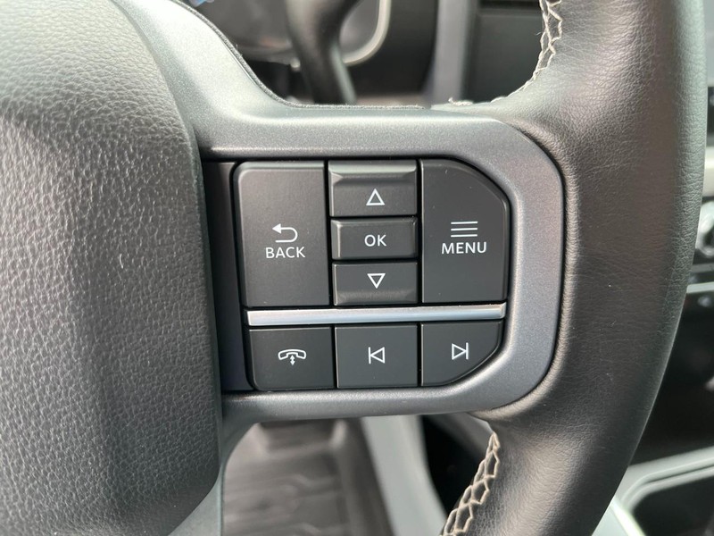 Ford F-150 Vehicle Full-screen Gallery Image 23