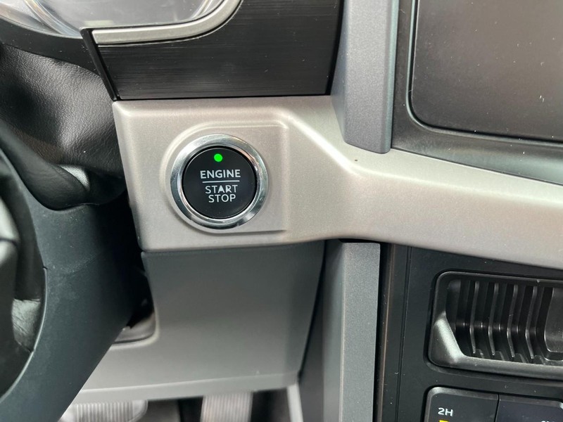 Ford F-150 Vehicle Full-screen Gallery Image 24