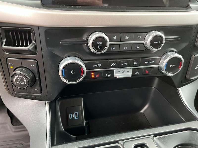 Ford F-150 Vehicle Full-screen Gallery Image 25