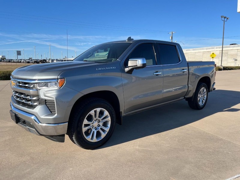 Chevrolet Silverado 1500 Vehicle Full-screen Gallery Image 02