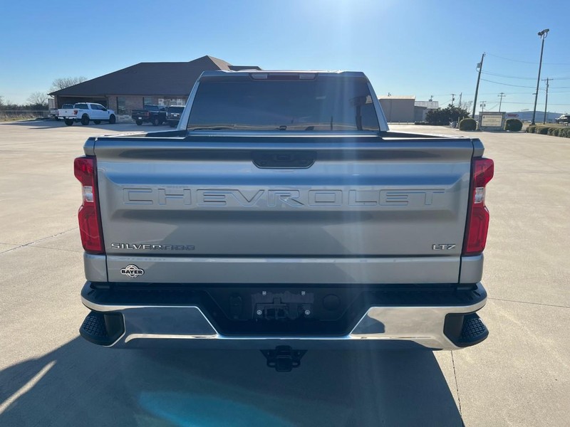 Chevrolet Silverado 1500 Vehicle Full-screen Gallery Image 05