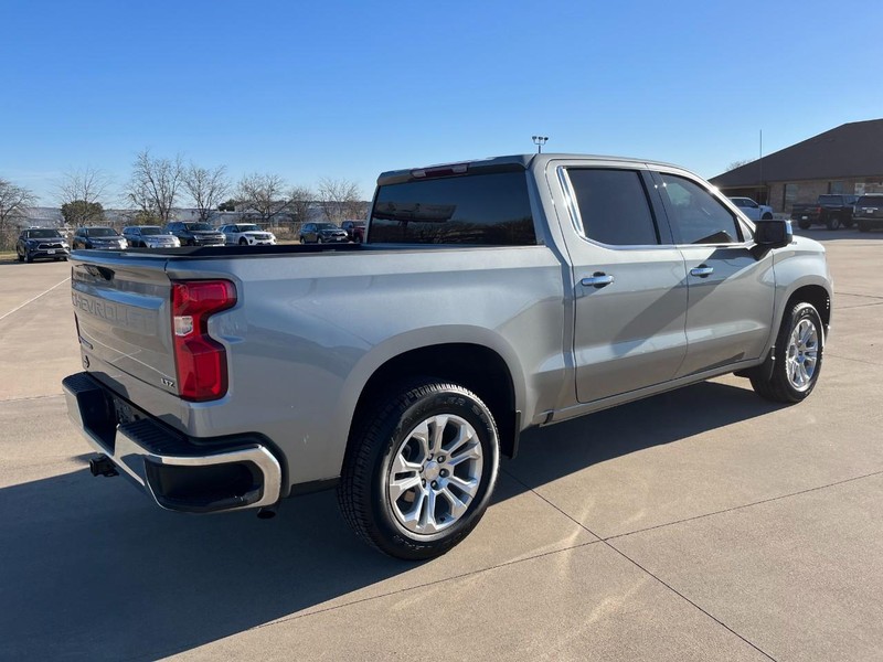 Chevrolet Silverado 1500 Vehicle Full-screen Gallery Image 06