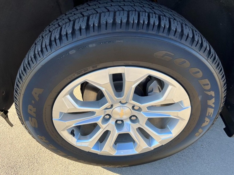 Chevrolet Silverado 1500 Vehicle Full-screen Gallery Image 10