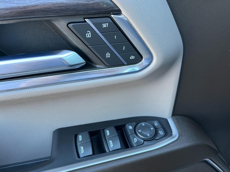 Chevrolet Silverado 1500 Vehicle Full-screen Gallery Image 13