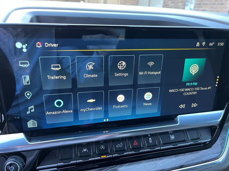 Chevrolet Silverado 1500 Vehicle Full-screen Gallery Image 28