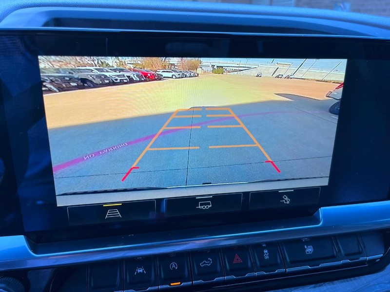 Chevrolet Silverado 1500 Vehicle Full-screen Gallery Image 29