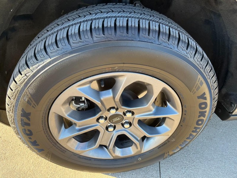 Ford Maverick Vehicle Full-screen Gallery Image 10