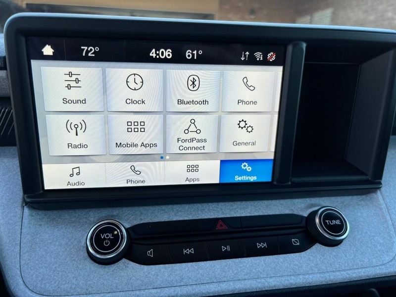 Ford Maverick Vehicle Full-screen Gallery Image 28