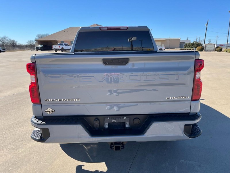 Chevrolet Silverado 1500 Vehicle Full-screen Gallery Image 5