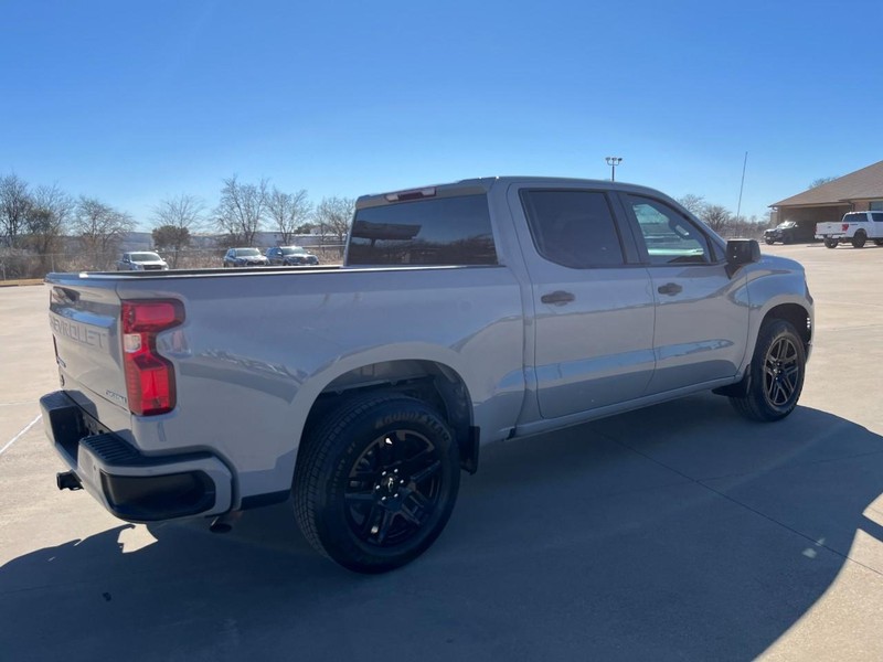 Chevrolet Silverado 1500 Vehicle Full-screen Gallery Image 6