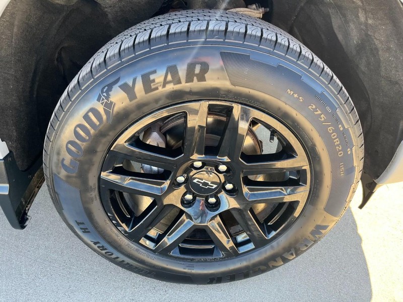 Chevrolet Silverado 1500 Vehicle Full-screen Gallery Image 10