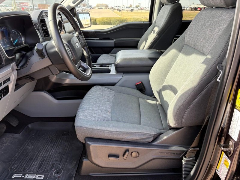 Ford F-150 Vehicle Full-screen Gallery Image 10