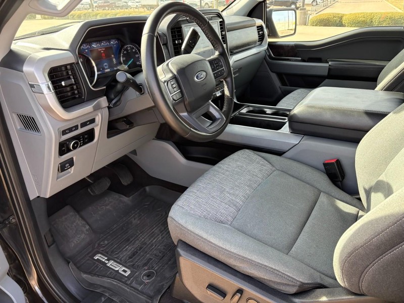 Ford F-150 Vehicle Full-screen Gallery Image 11