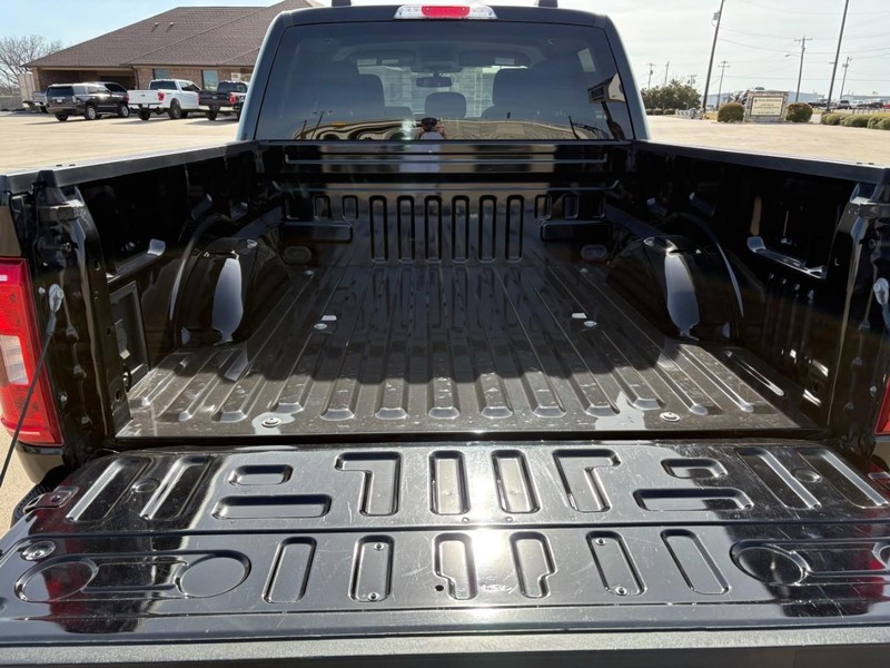 Ford F-150 Vehicle Full-screen Gallery Image 15