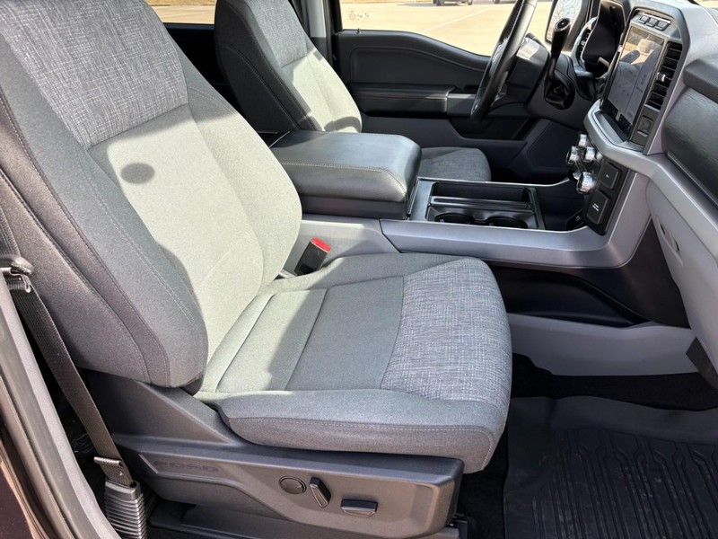 Ford F-150 Vehicle Full-screen Gallery Image 19