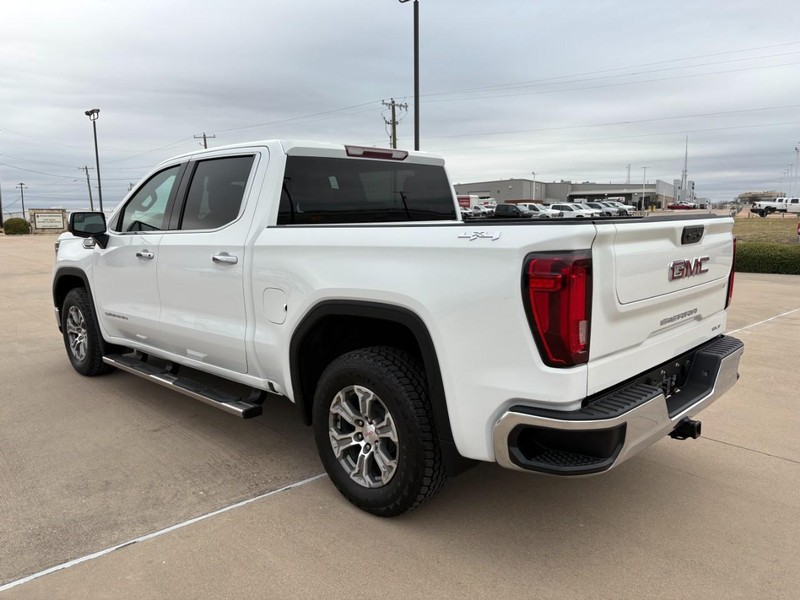 GMC Sierra 1500 Vehicle Full-screen Gallery Image 04