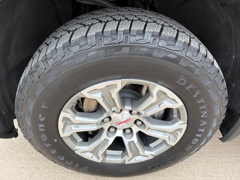 GMC Sierra 1500 Vehicle Full-screen Gallery Image 10