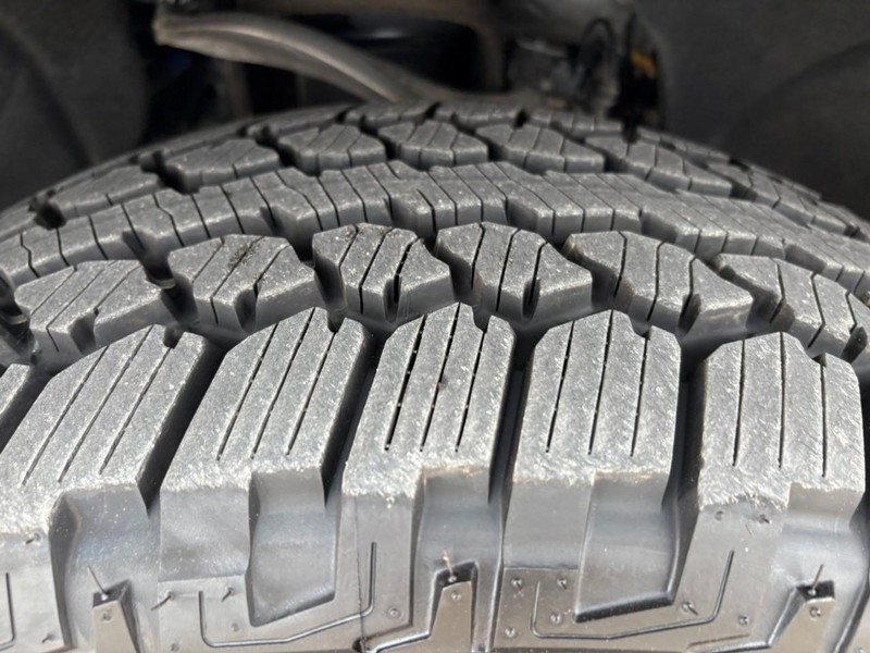 GMC Sierra 1500 Vehicle Full-screen Gallery Image 11