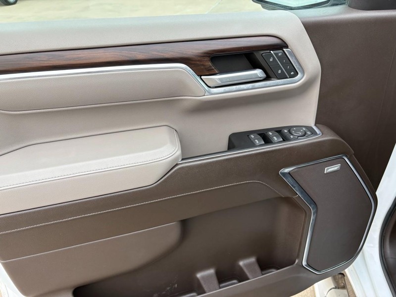 GMC Sierra 1500 Vehicle Full-screen Gallery Image 14