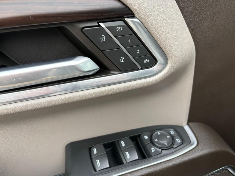 GMC Sierra 1500 Vehicle Full-screen Gallery Image 15