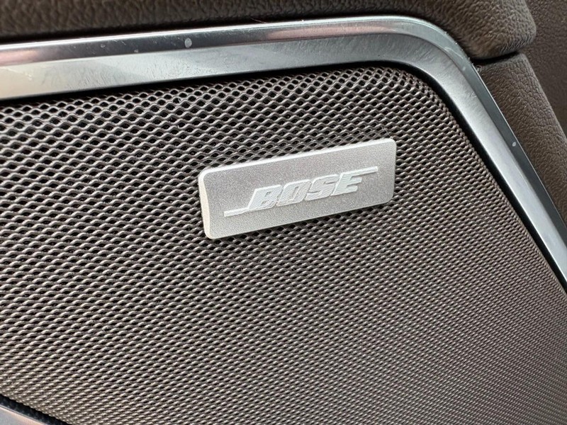 GMC Sierra 1500 Vehicle Full-screen Gallery Image 16