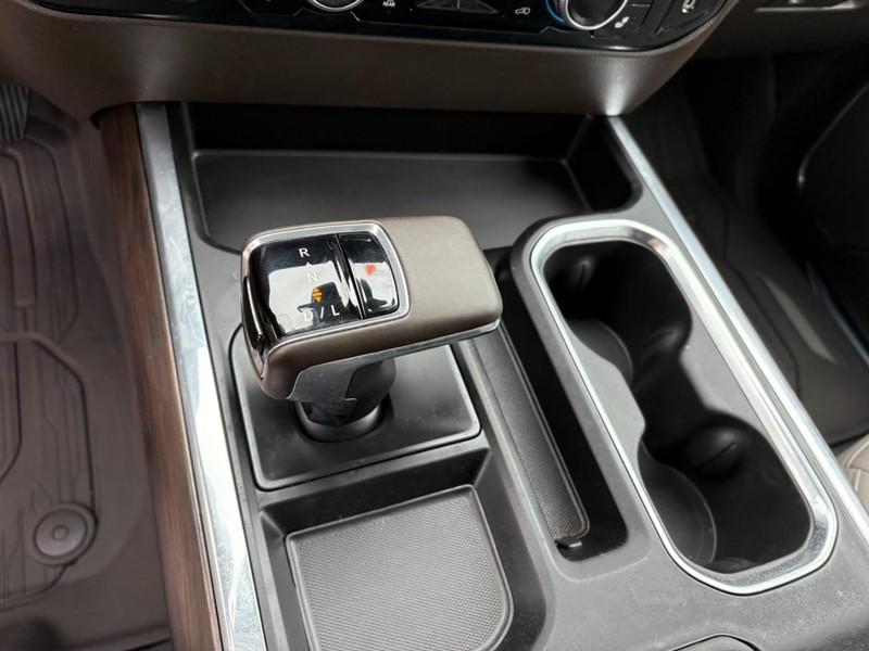 GMC Sierra 1500 Vehicle Full-screen Gallery Image 29