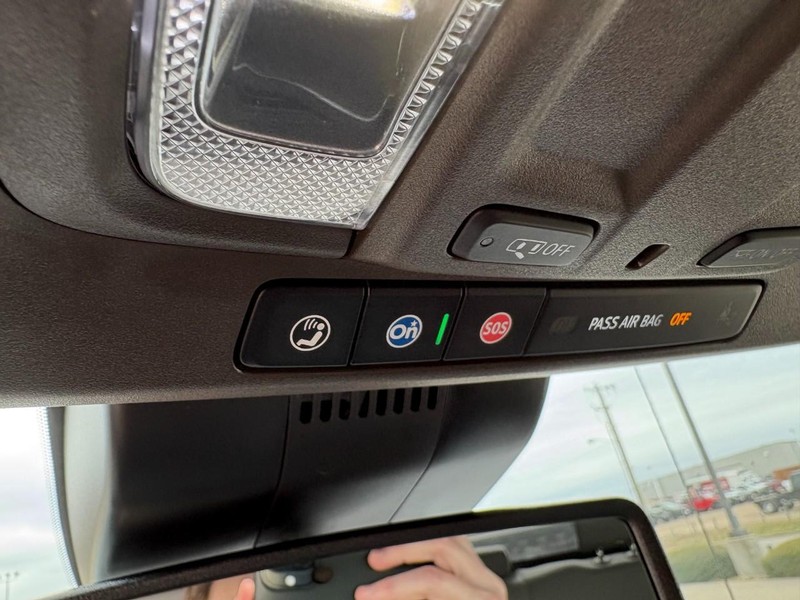 GMC Sierra 1500 Vehicle Full-screen Gallery Image 33