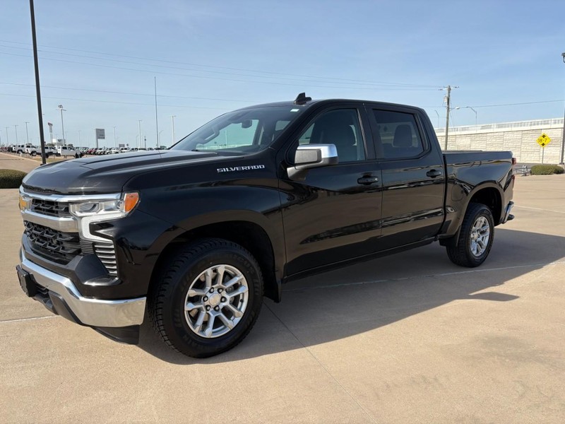 Chevrolet Silverado 1500 Vehicle Full-screen Gallery Image 2