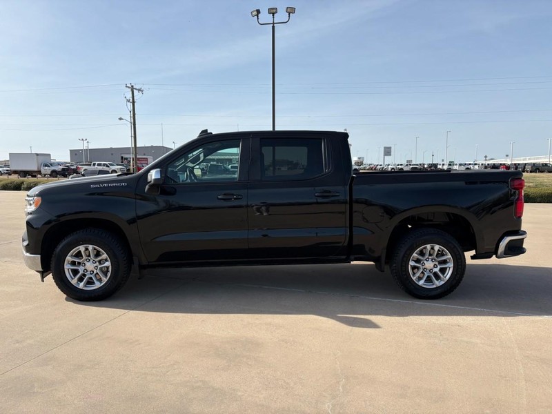 Chevrolet Silverado 1500 Vehicle Full-screen Gallery Image 3