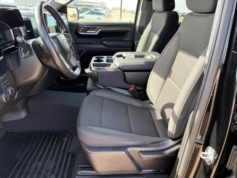 Chevrolet Silverado 1500 Vehicle Full-screen Gallery Image 12