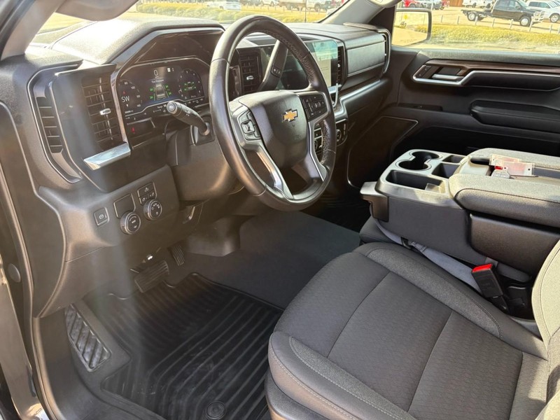 Chevrolet Silverado 1500 Vehicle Full-screen Gallery Image 13