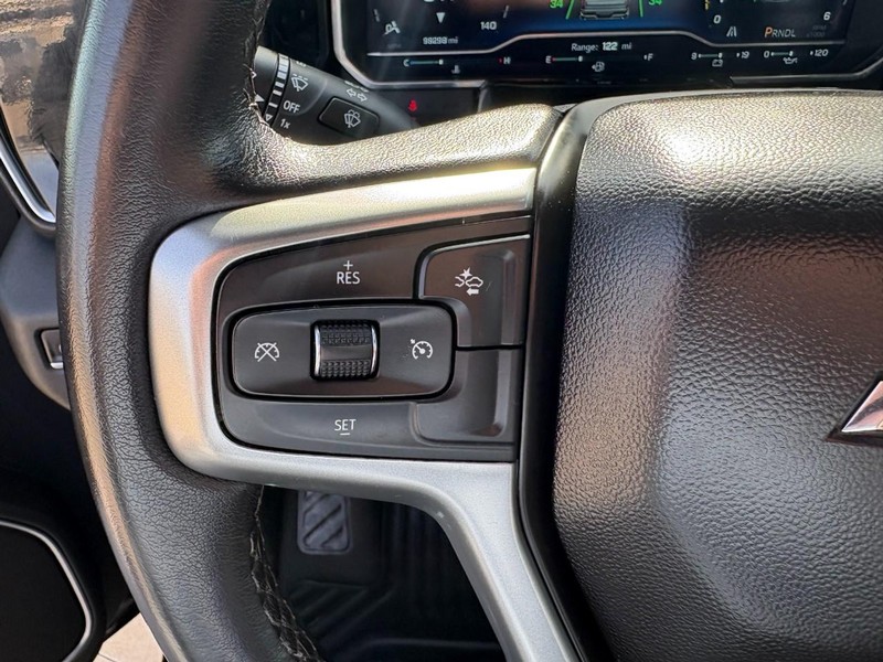 Chevrolet Silverado 1500 Vehicle Full-screen Gallery Image 24