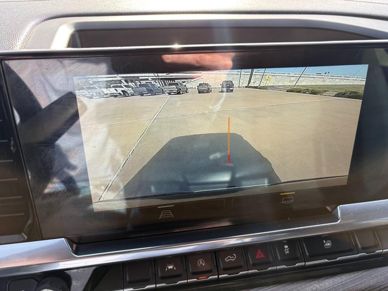 Chevrolet Silverado 1500 Vehicle Full-screen Gallery Image 28