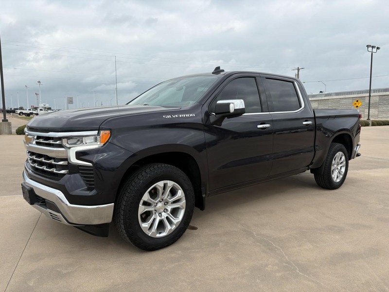 Chevrolet Silverado 1500 Vehicle Full-screen Gallery Image 2