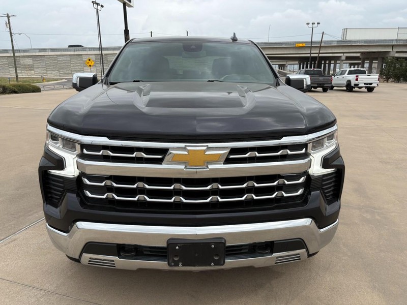 Chevrolet Silverado 1500 Vehicle Full-screen Gallery Image 9
