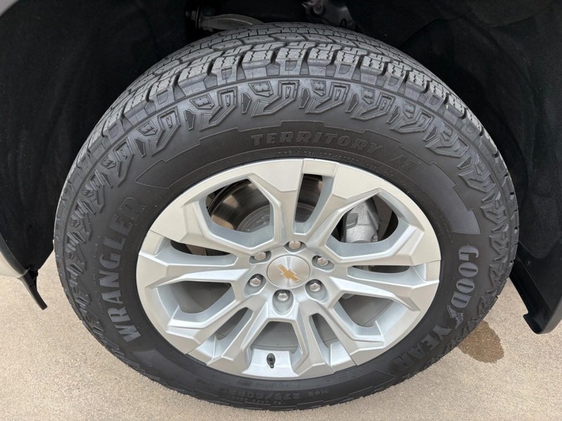 Chevrolet Silverado 1500 Vehicle Full-screen Gallery Image 10