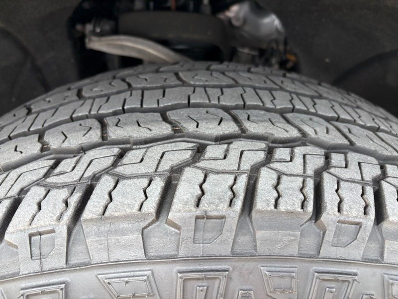 Chevrolet Silverado 1500 Vehicle Full-screen Gallery Image 11